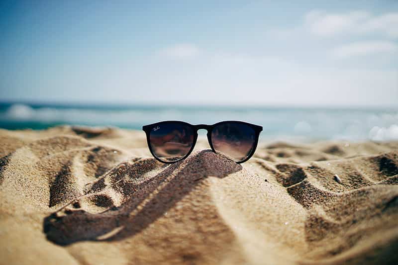 Augenlaserbehandlung und Sommerurlaub – Was sollte man beachten?