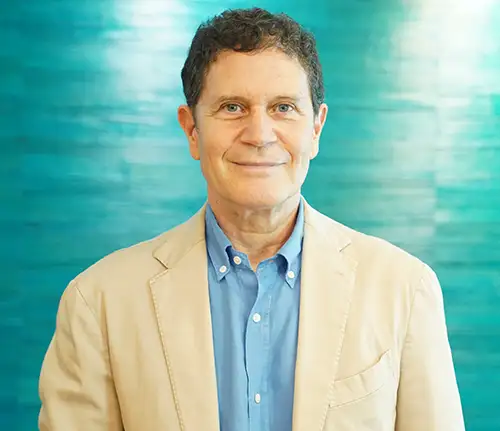 Dr. Sinan Göker - Erfahrener Augenchirurg